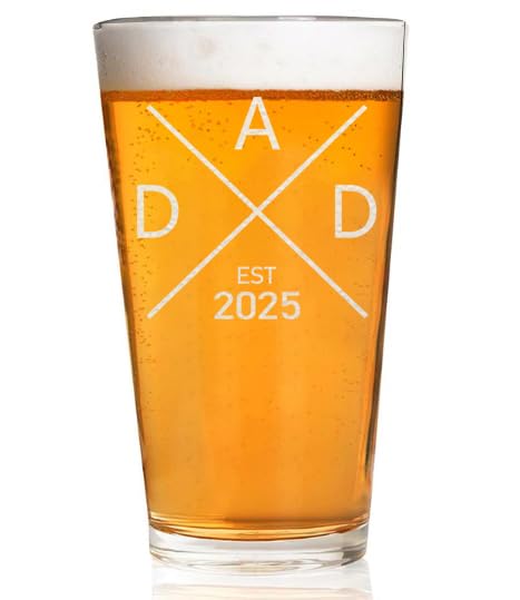 CARVELITA Dad Est 2025 Beer Glass - Pregnancy Announcements For Family - 16oz Beer Pint For Expecting Father - Dad To Be Gifts - Funny New Daddy Gift - First Gifts For Daddy