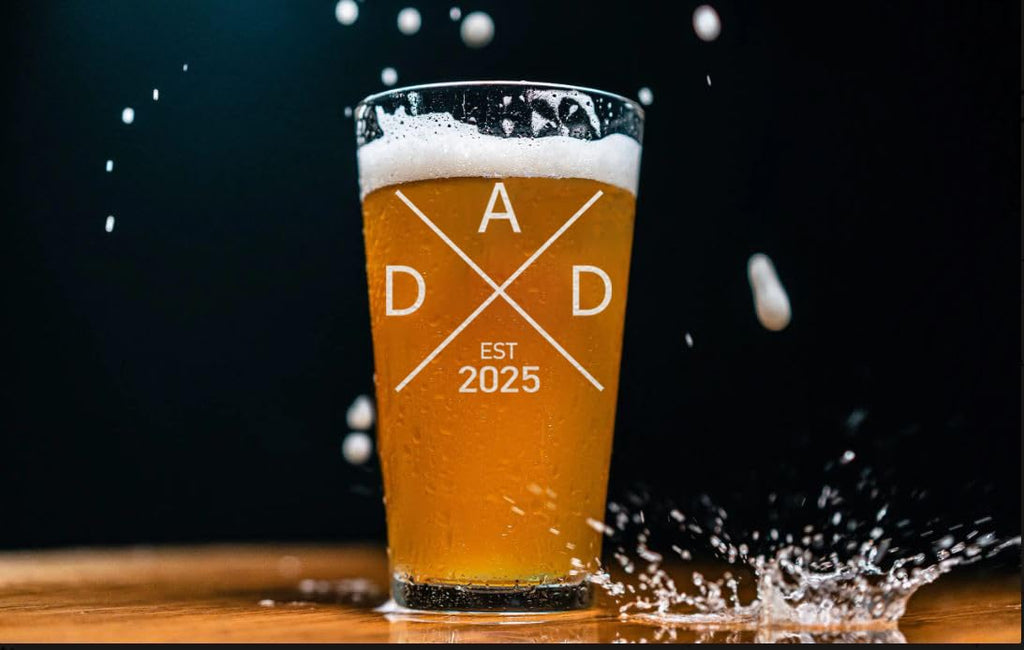 CARVELITA Dad Est 2025 Beer Glass - Pregnancy Announcements For Family - 16oz Beer Pint For Expecting Father - Dad To Be Gifts - Funny New Daddy Gift - First Gifts For Daddy