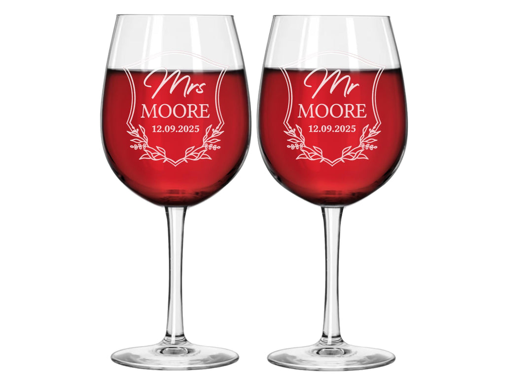 Set of 2 Personalized Engraved Wine Glasses, Monogram Anniversary Couple Wine Glasses, Custom Wedding Toasting Wine Glass, Housewarming Gift