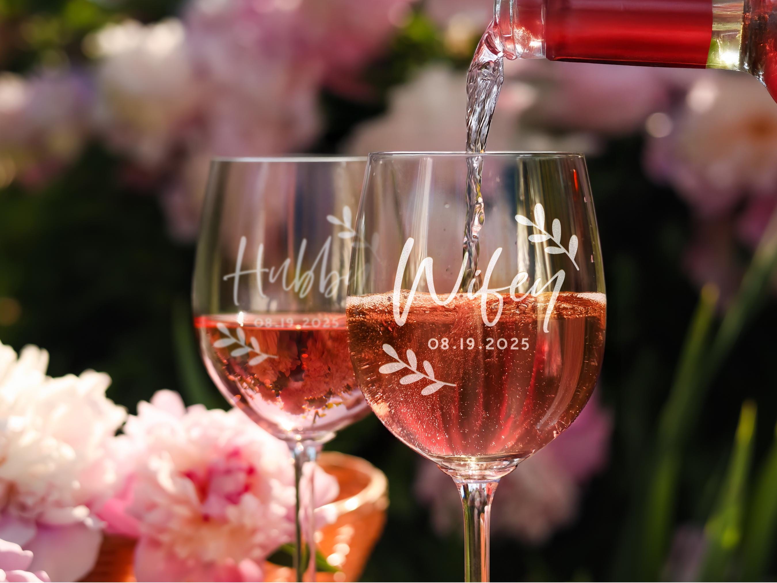 Set of 2 Personalized Engraved Wine Glasses, Monogram Anniversary Couple Wine Glasses, Custom Wedding Toasting Wine Glass, Housewarming Gift