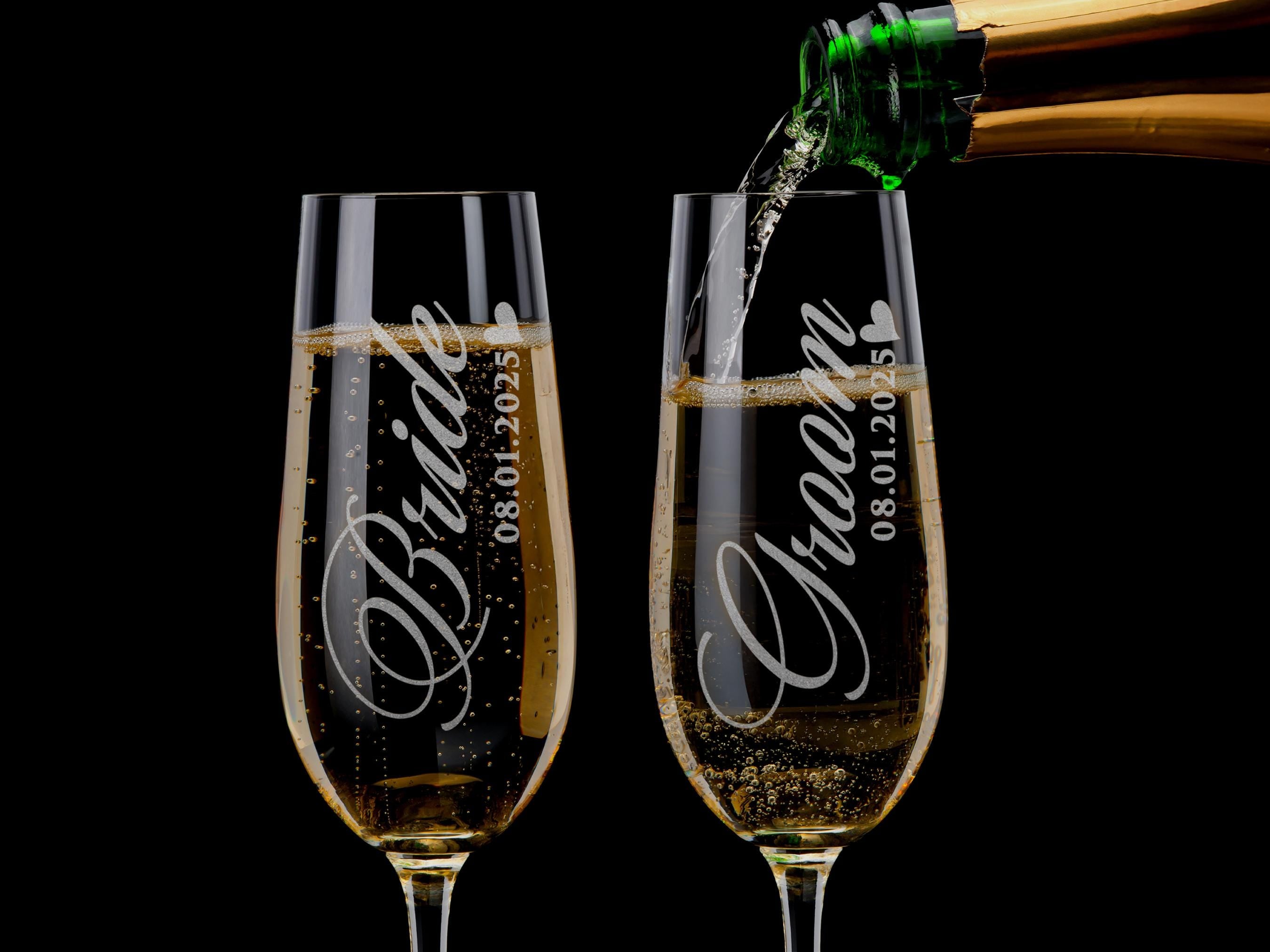 Personalized Wedding Champagne Flutes, Engraved Mr and Mrs Champagne Glasses, Set of 2 Engagement Gifts, Toasting Glasses, Housewarming Gift