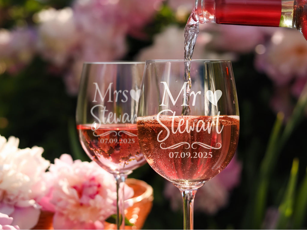 Set of 2 Personalized Engraved Wine Glasses, Monogram Anniversary Couple Wine Glasses, Custom Wedding Toasting Wine Glass, Wedding Gift